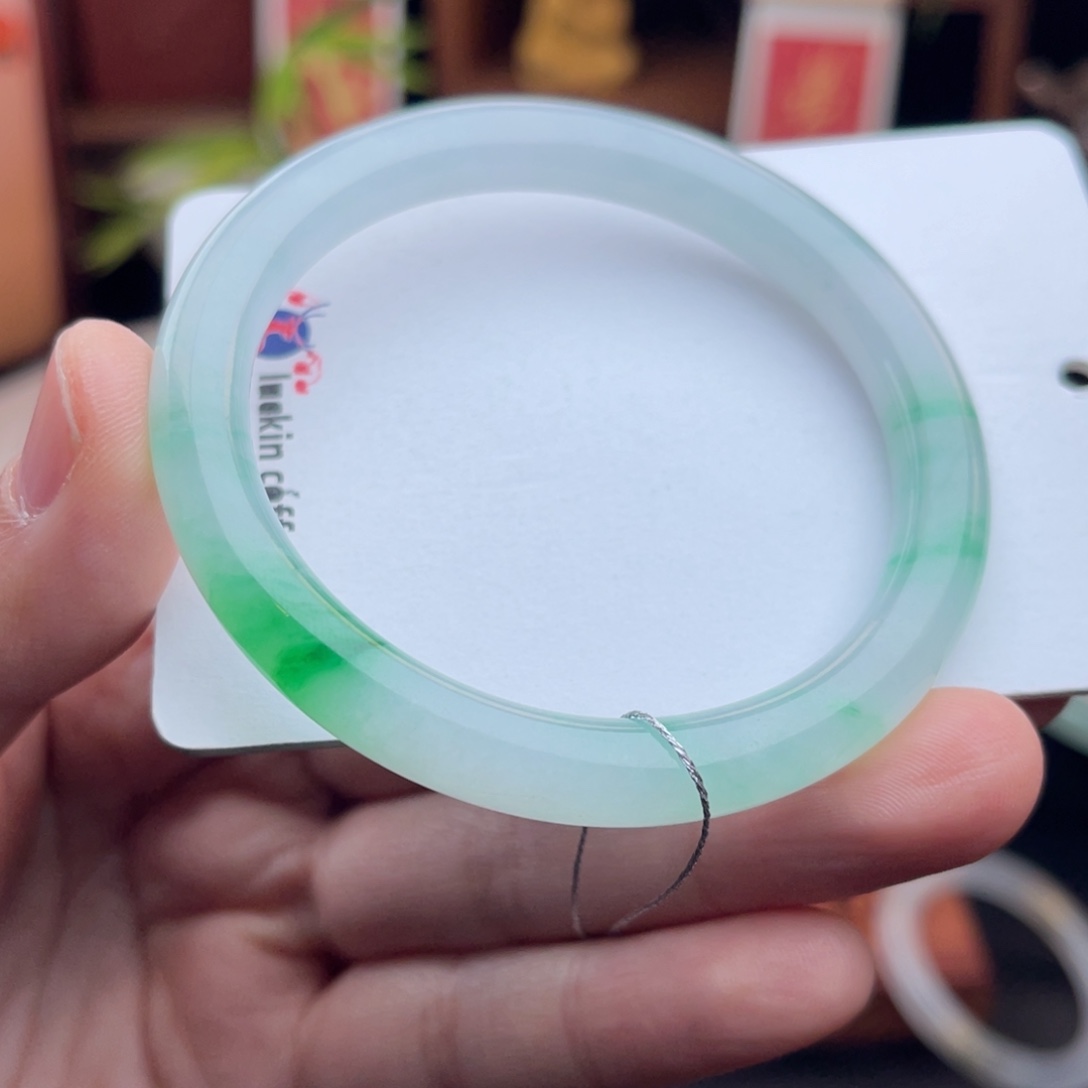 未镶嵌手镯（圆镯）翡翠