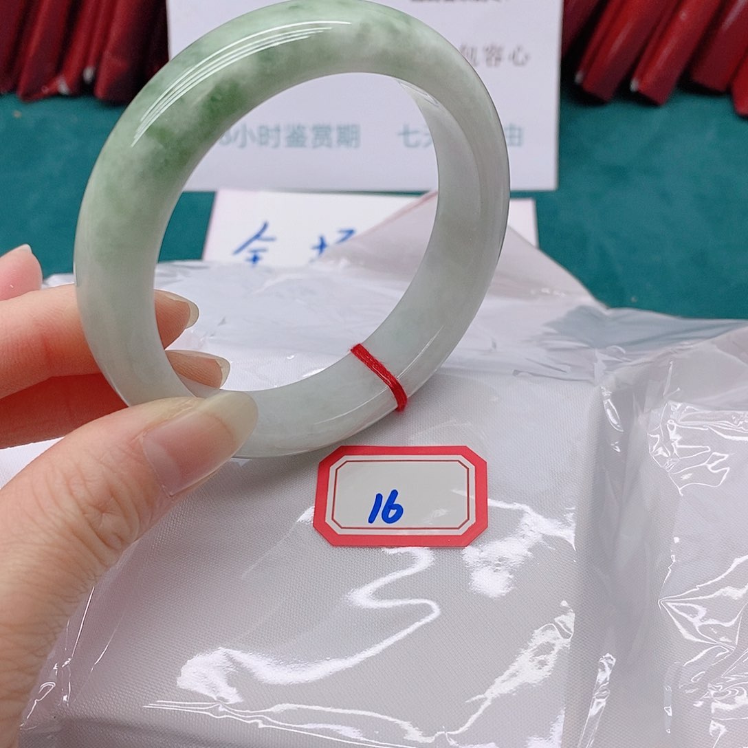 翡翠手镯未镶嵌吾*唔166666666