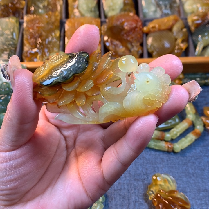 未镶嵌蛇纹石玉颈饰