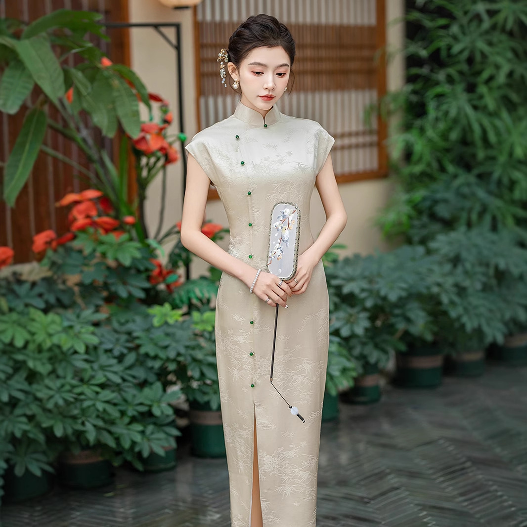 C25019米杏色真丝提花旗袍中式桑蚕丝连衣裙宴席日常2025春夏新款