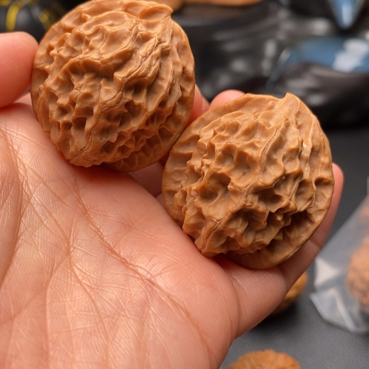 文玩核桃吊坠龙鳞异型35尺