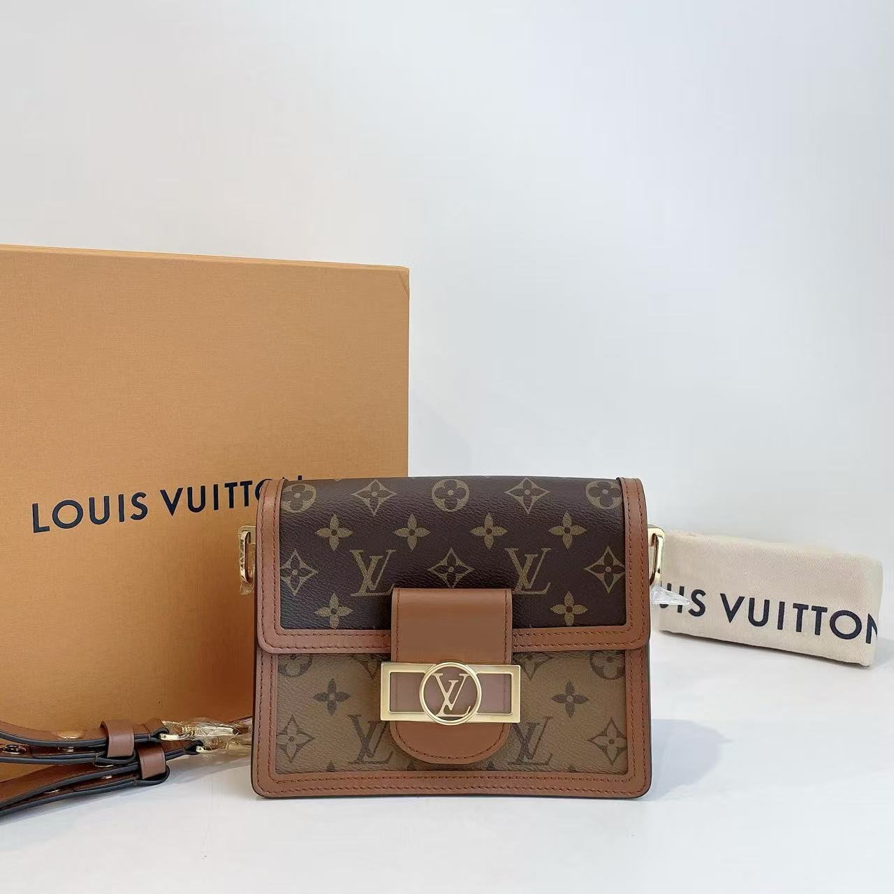 未使用 LouisVuitton/路易威登 小号达芙妮单肩包 新扣铜牌