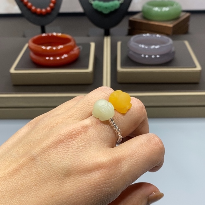 东陵石手镯未镶嵌