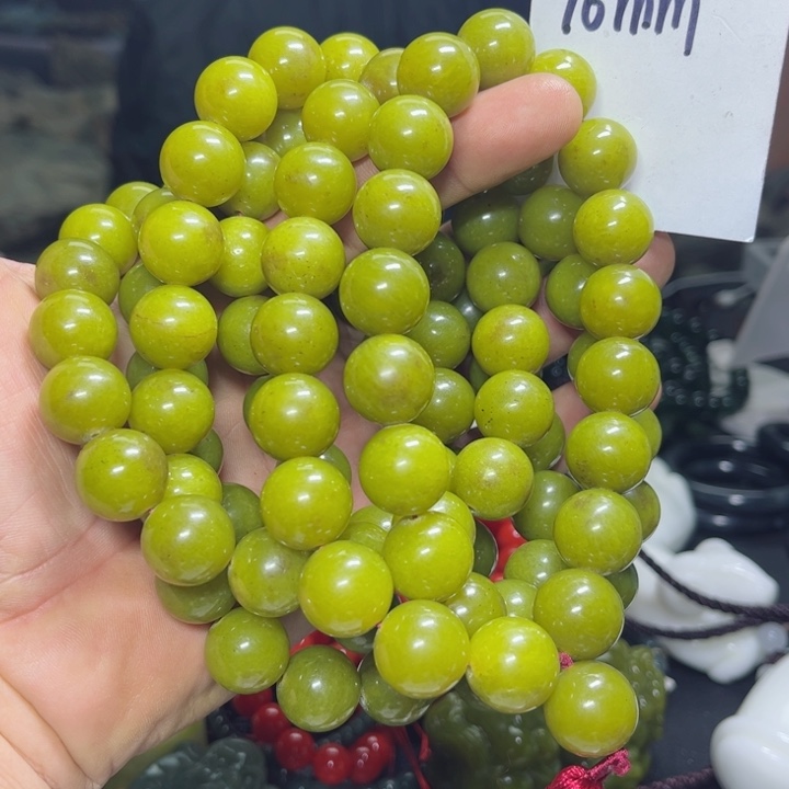 蛇纹石玉项链未镶嵌
