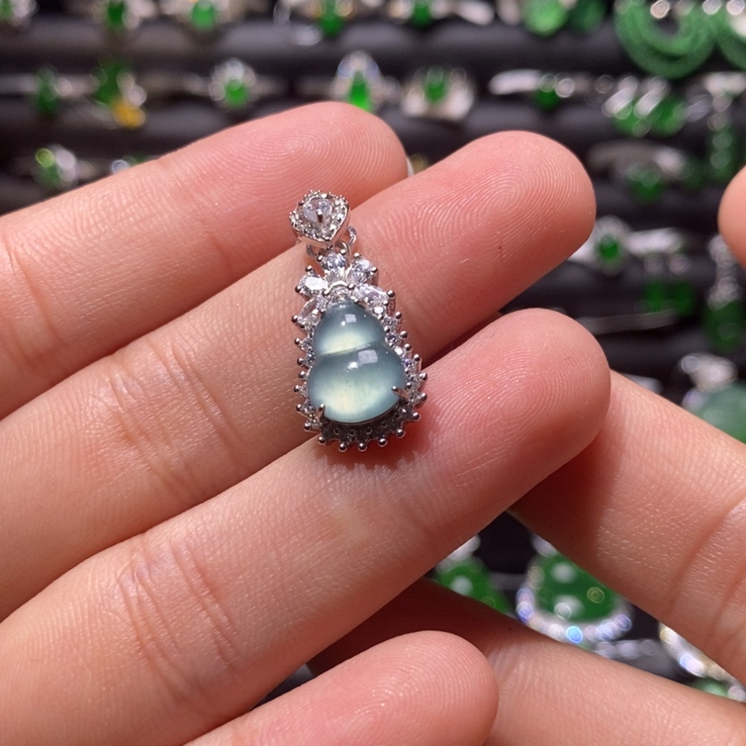 翡翠颈饰银S925镶嵌天然翡翠