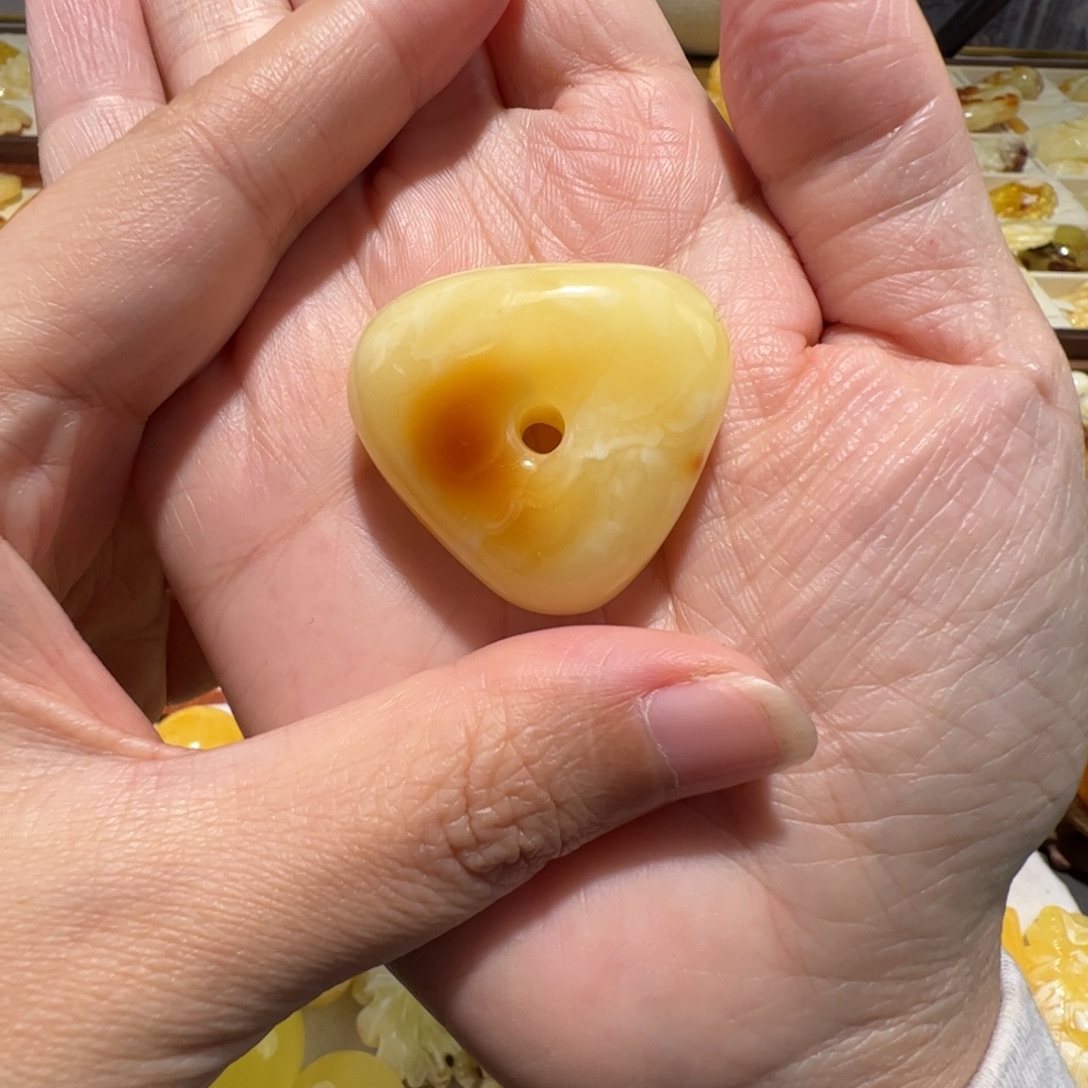 琥珀未镶嵌裸石蜜蜡