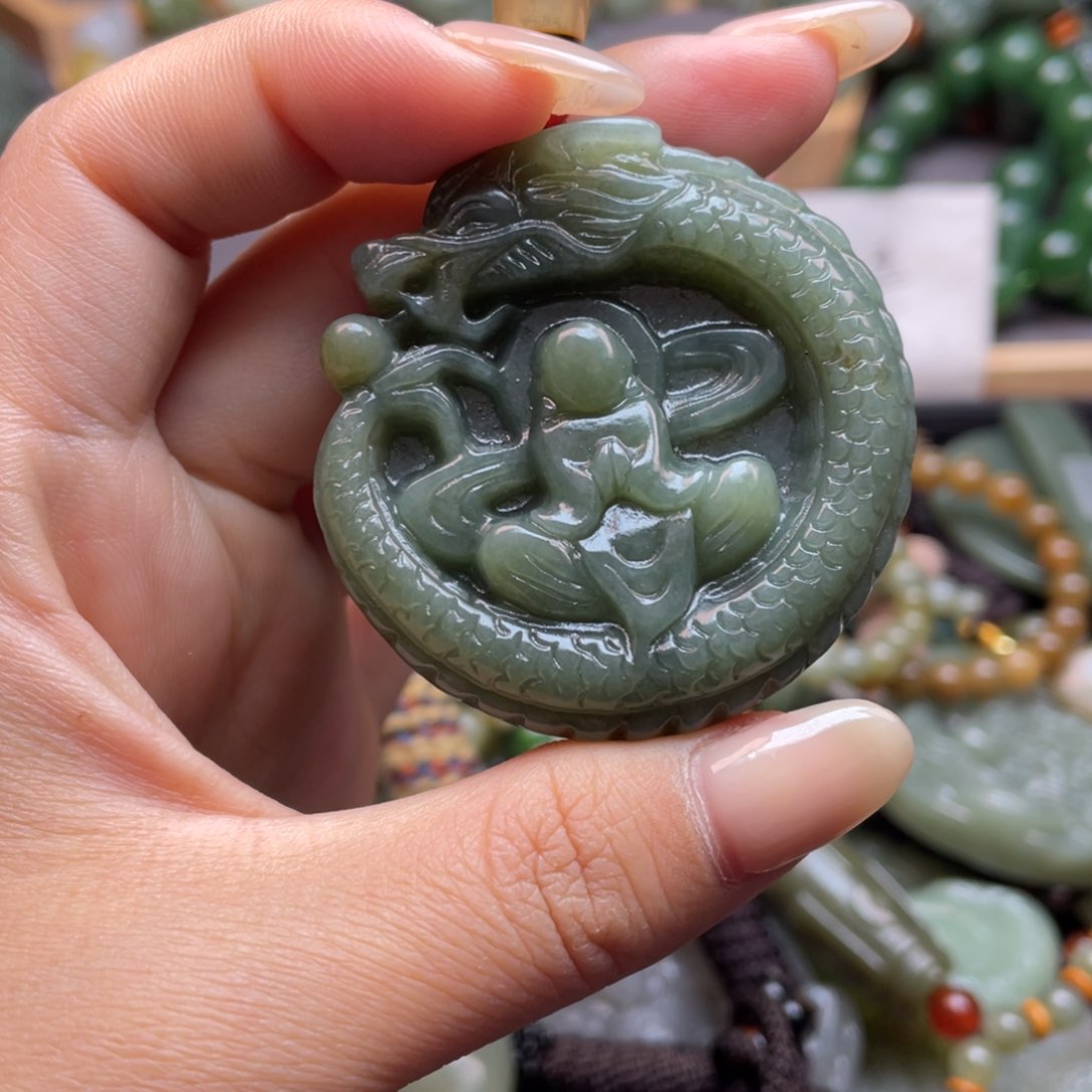 和田玉颈饰未镶嵌