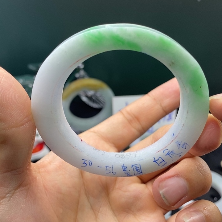 定制翡翠手镯未镶嵌