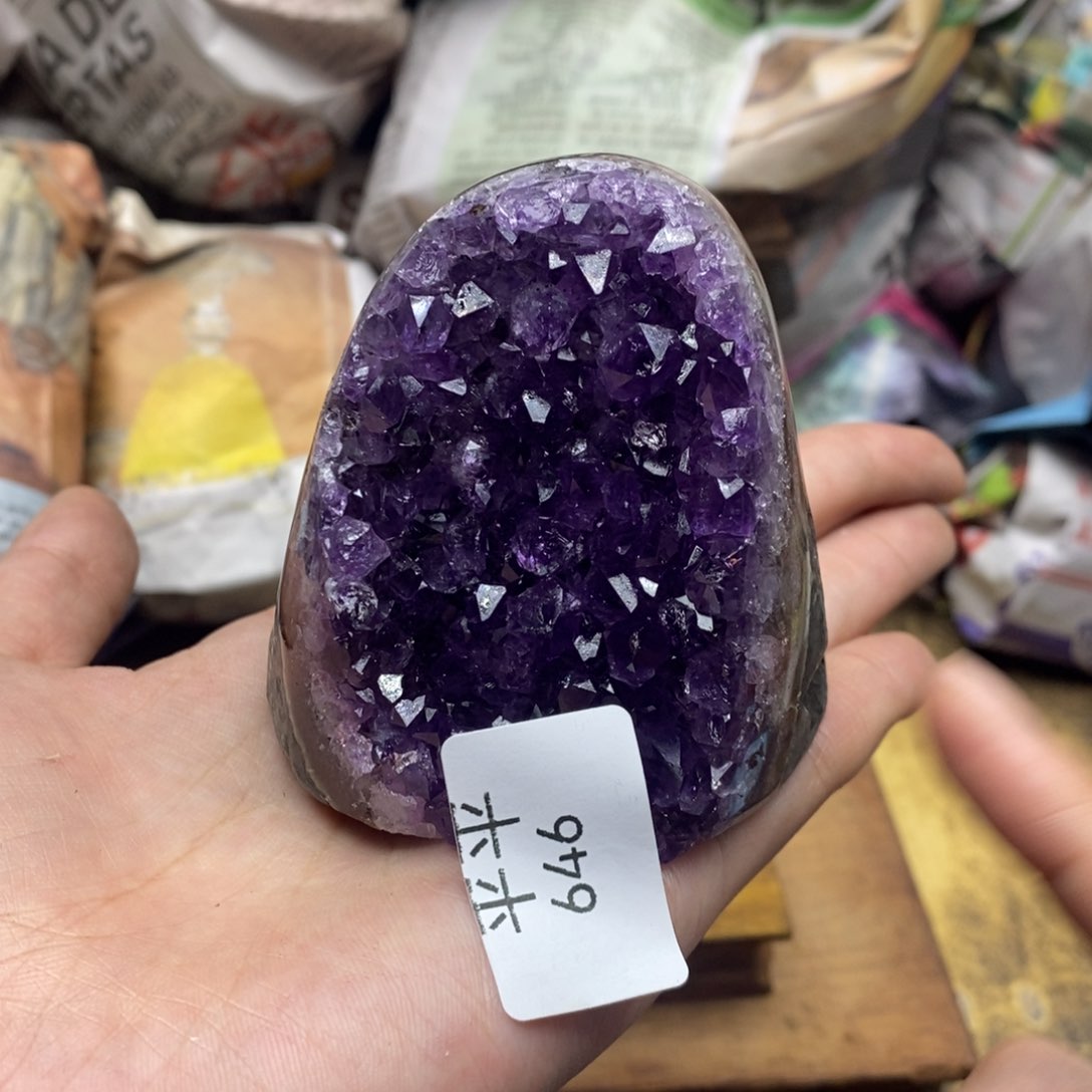 紫晶乌拉圭未镶嵌