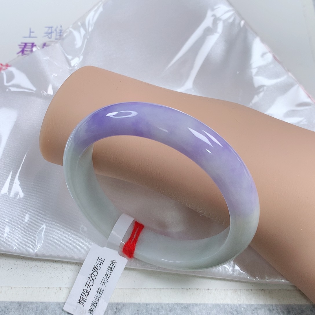 翡翠手镯未镶嵌啊***哒 正圈