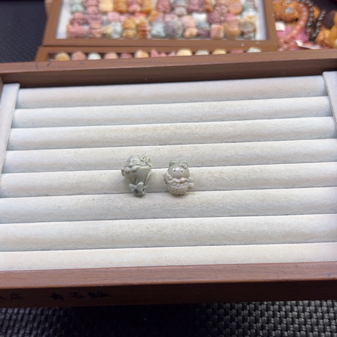 用***2石英质玉未镶嵌珠宝半成品