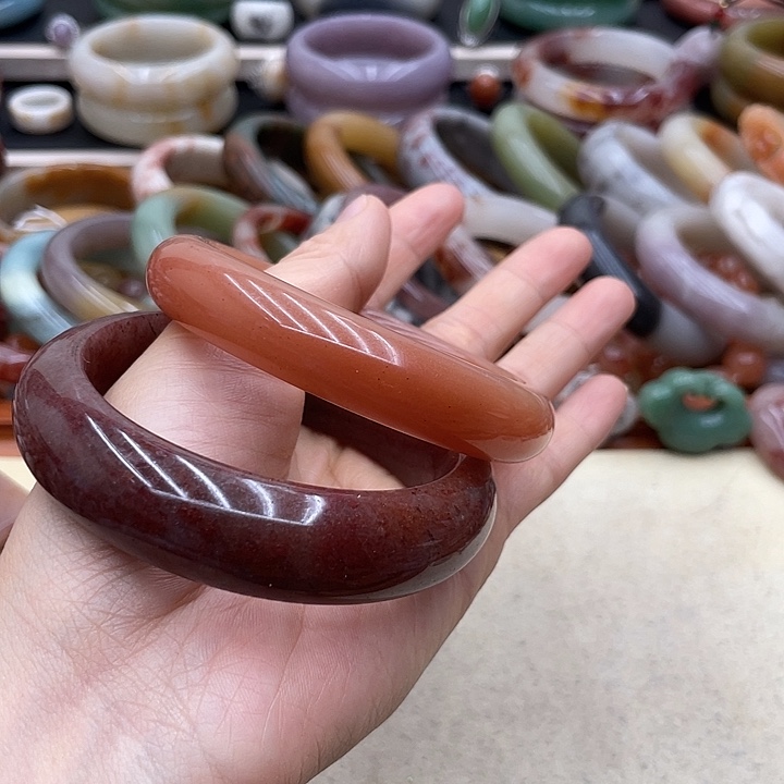 石英质玉圈口61未镶嵌椰**?