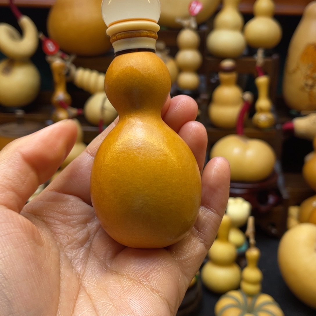 颜*凌葫芦头等多种口味的水果都有