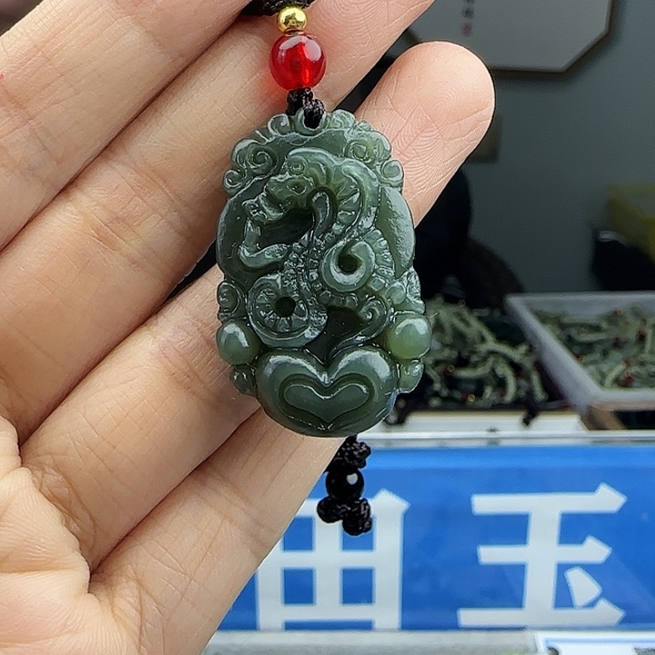 和田玉未镶嵌颈饰