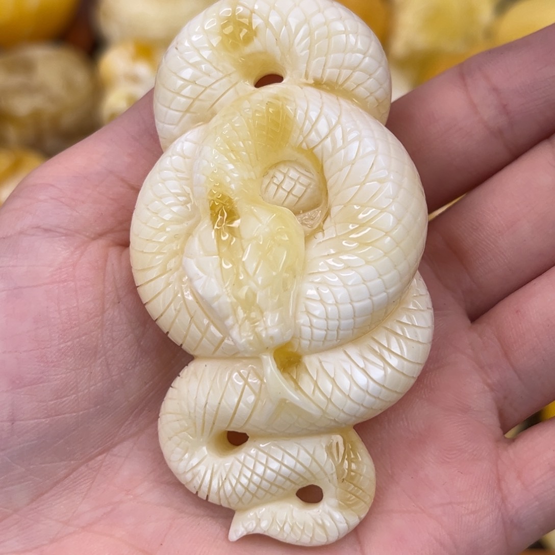 未镶嵌琥珀珠宝奇石白蛇