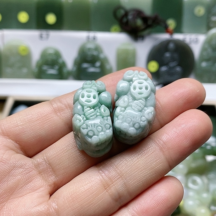 翡翠颈饰未镶嵌翡翠