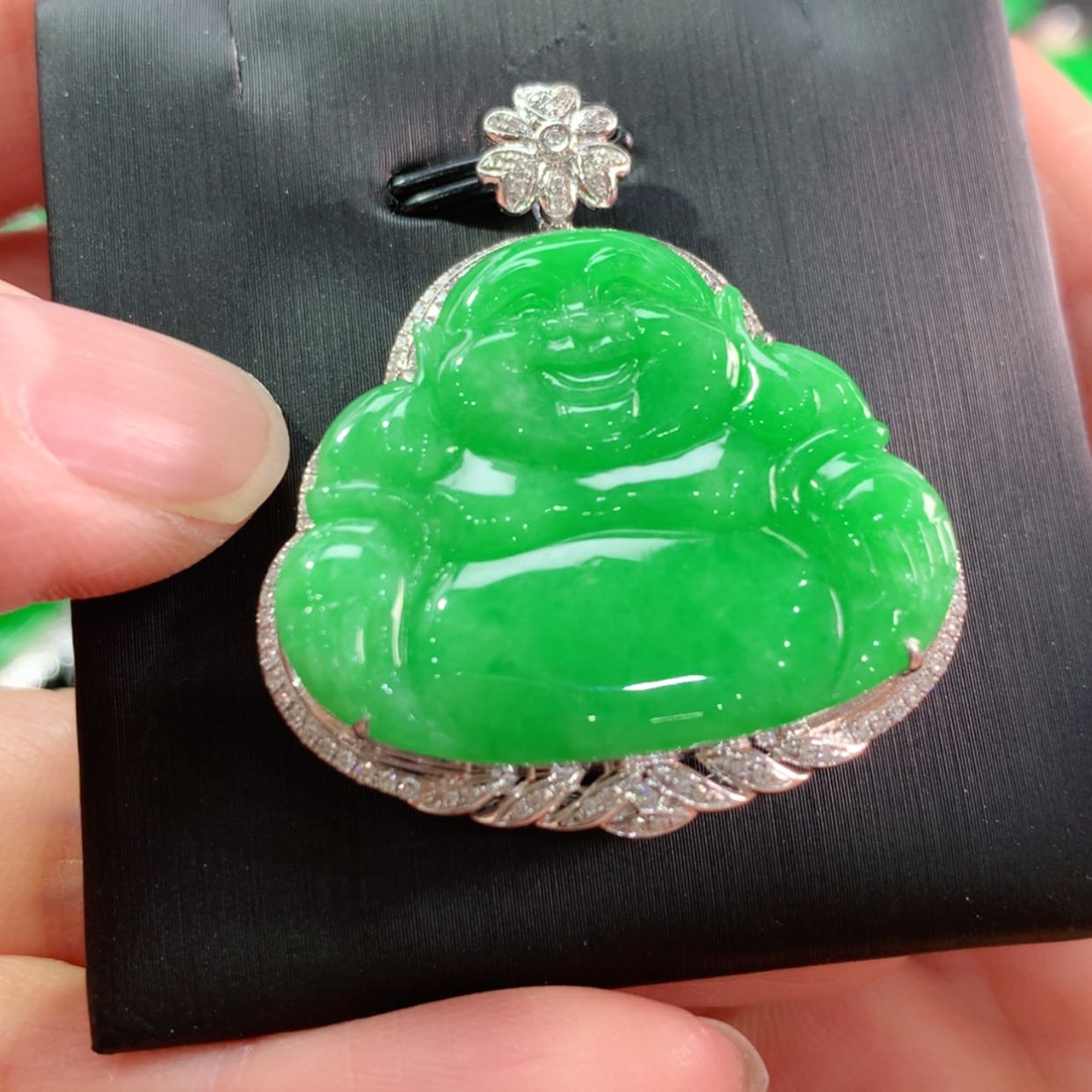 【闪购商品】翡翠颈饰18K金镶嵌天然翡翠