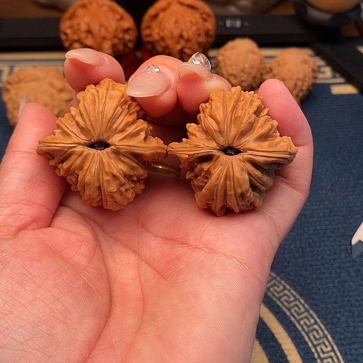 文玩核桃吊坠四座楼全38