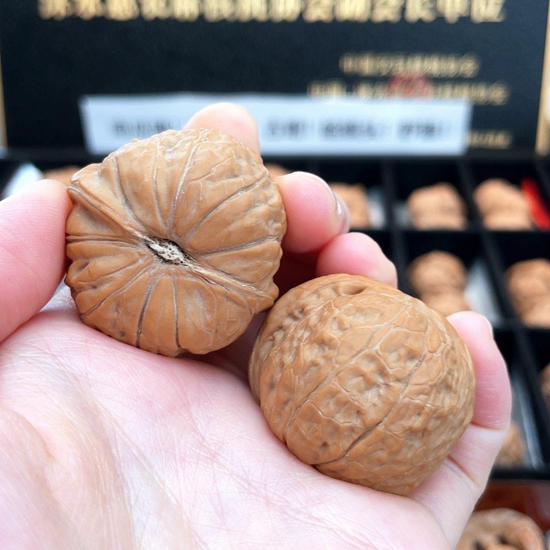 把件文玩核桃小*士36S1全品红南瓜小球瓜近正肩