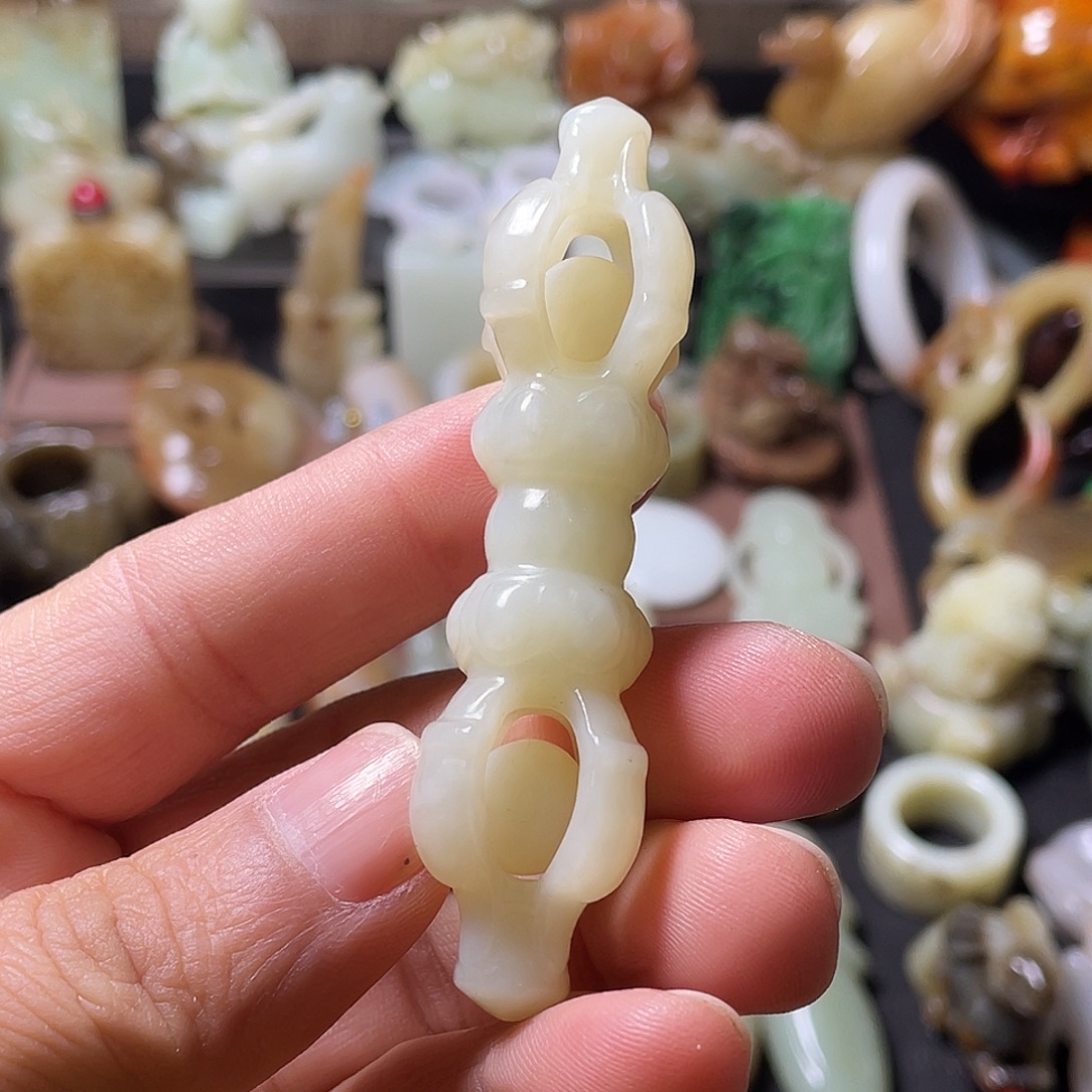 悟***生和田玉（糖玉）未镶嵌颈饰