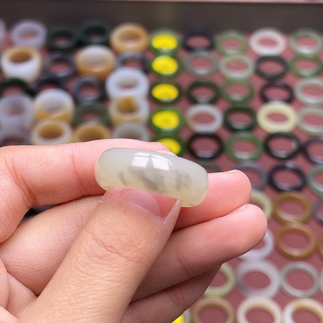 和田玉戒指未镶嵌19.4 一口墨 无鉴赏