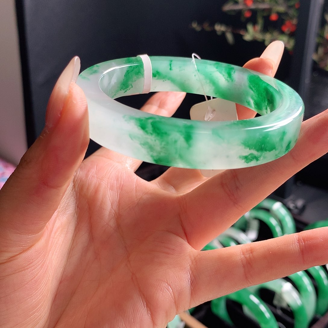 石英质玉手镯未镶嵌招***猫