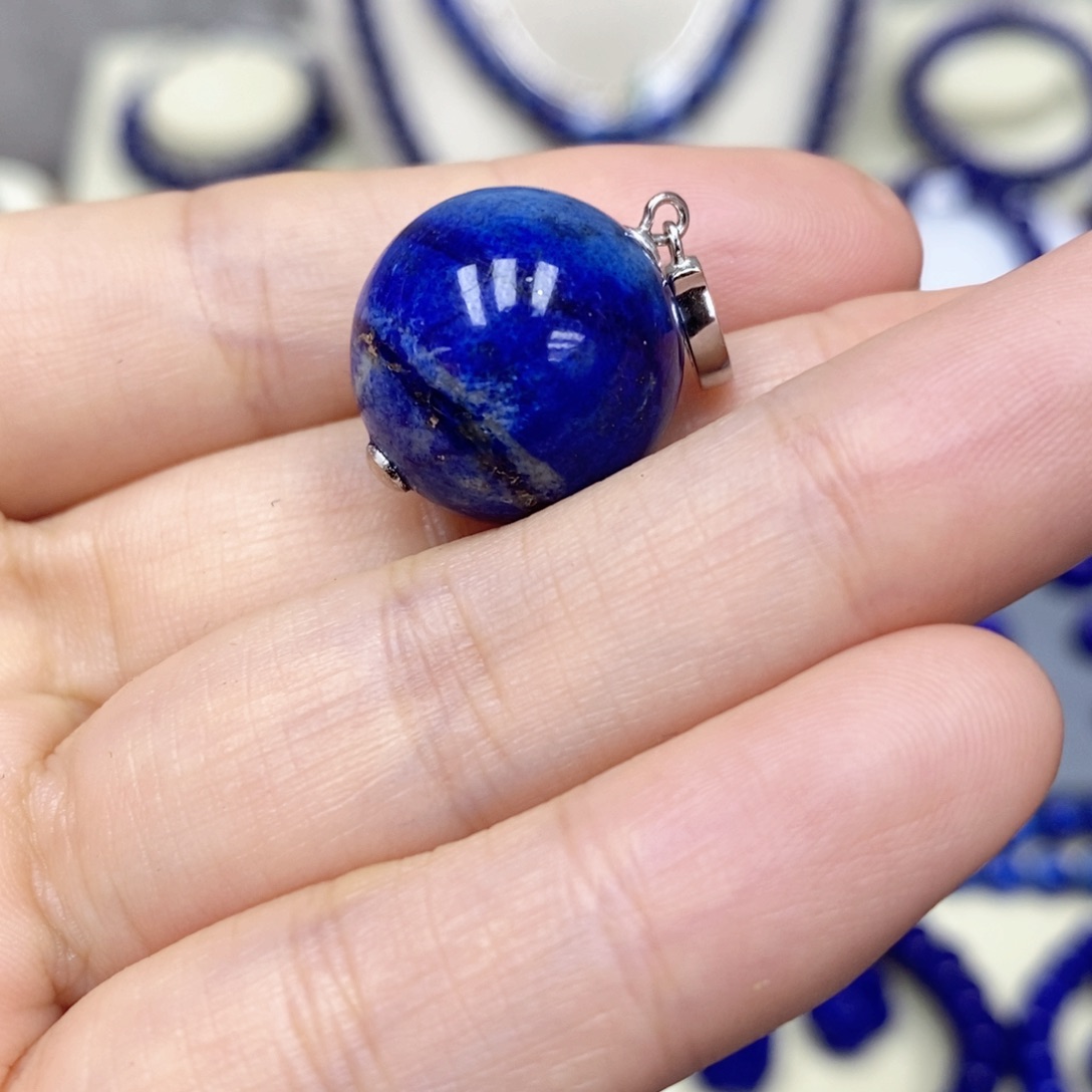 青金石未镶嵌颈饰