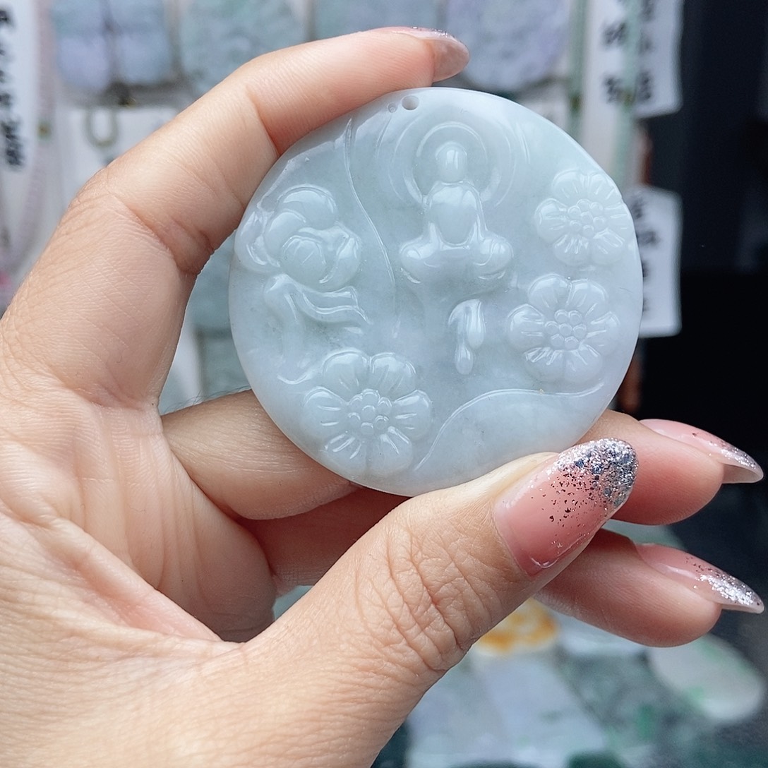 翡翠颈饰未镶嵌翡翠