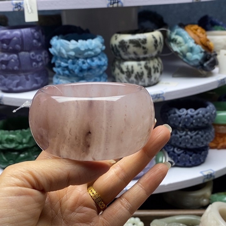 未镶嵌手镯石英岩玉