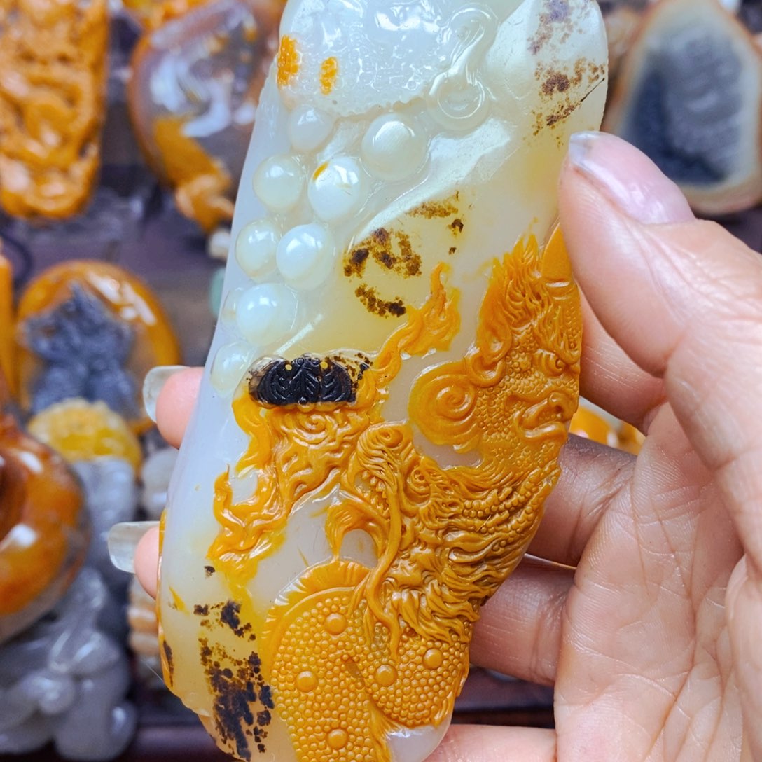 未镶嵌石英质玉（黄龙玉）毛衣链