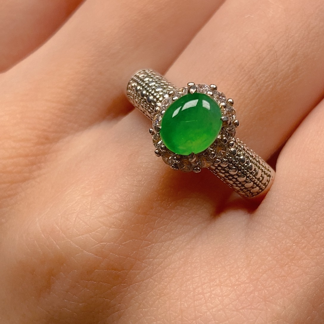 翡翠未镶嵌戒指绿蛋面