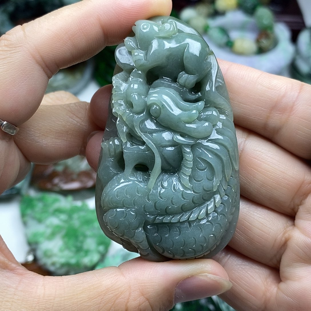 颈饰未镶嵌翡翠牌子