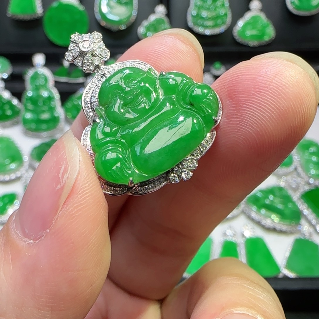 翡翠18K金镶嵌颈饰佛公