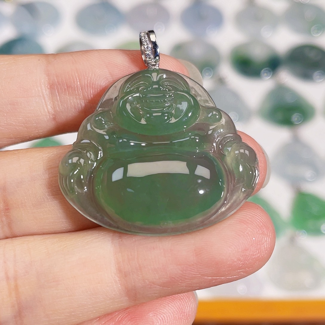 颈饰18K金镶嵌翡翠吊坠