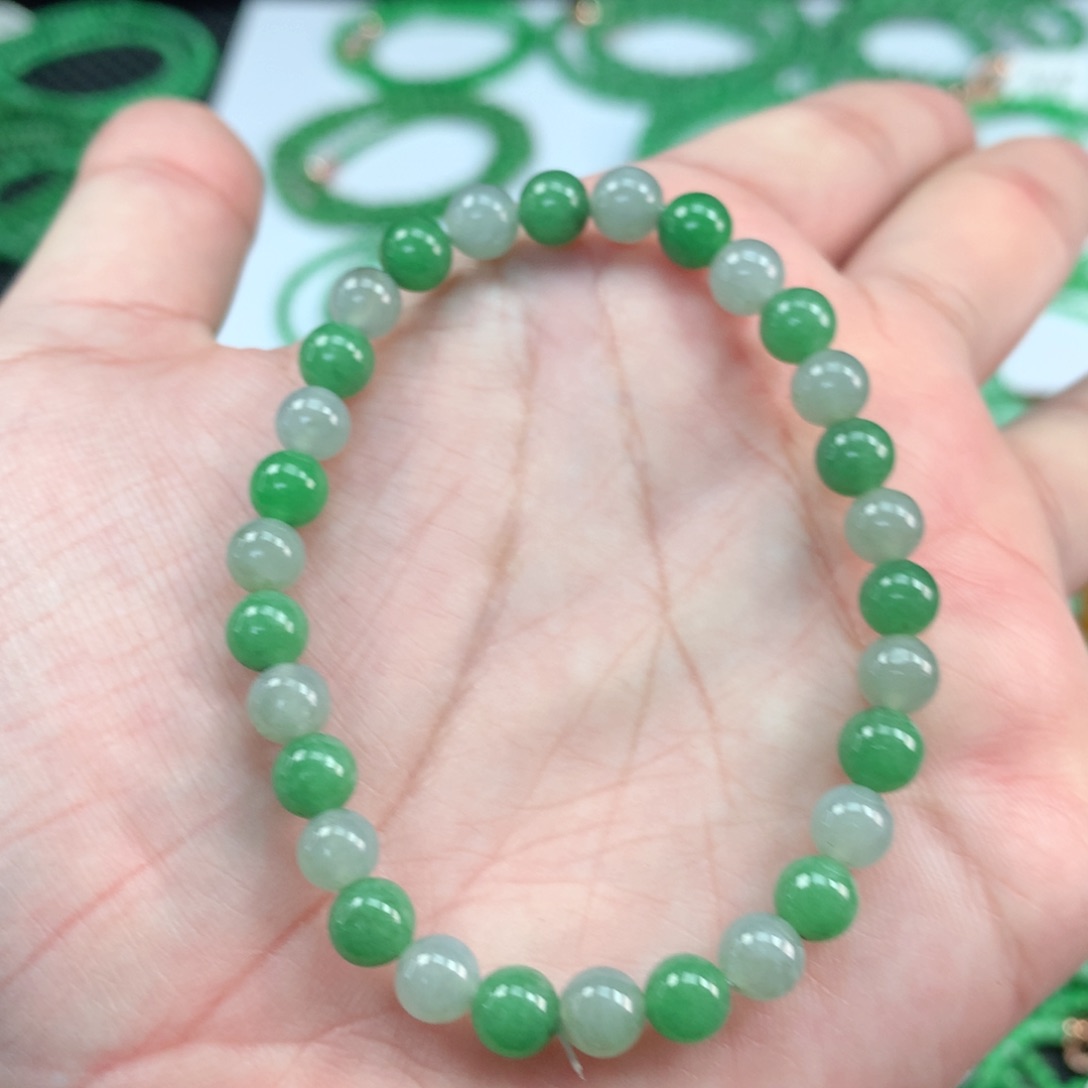 翡翠手链未镶嵌翡翠