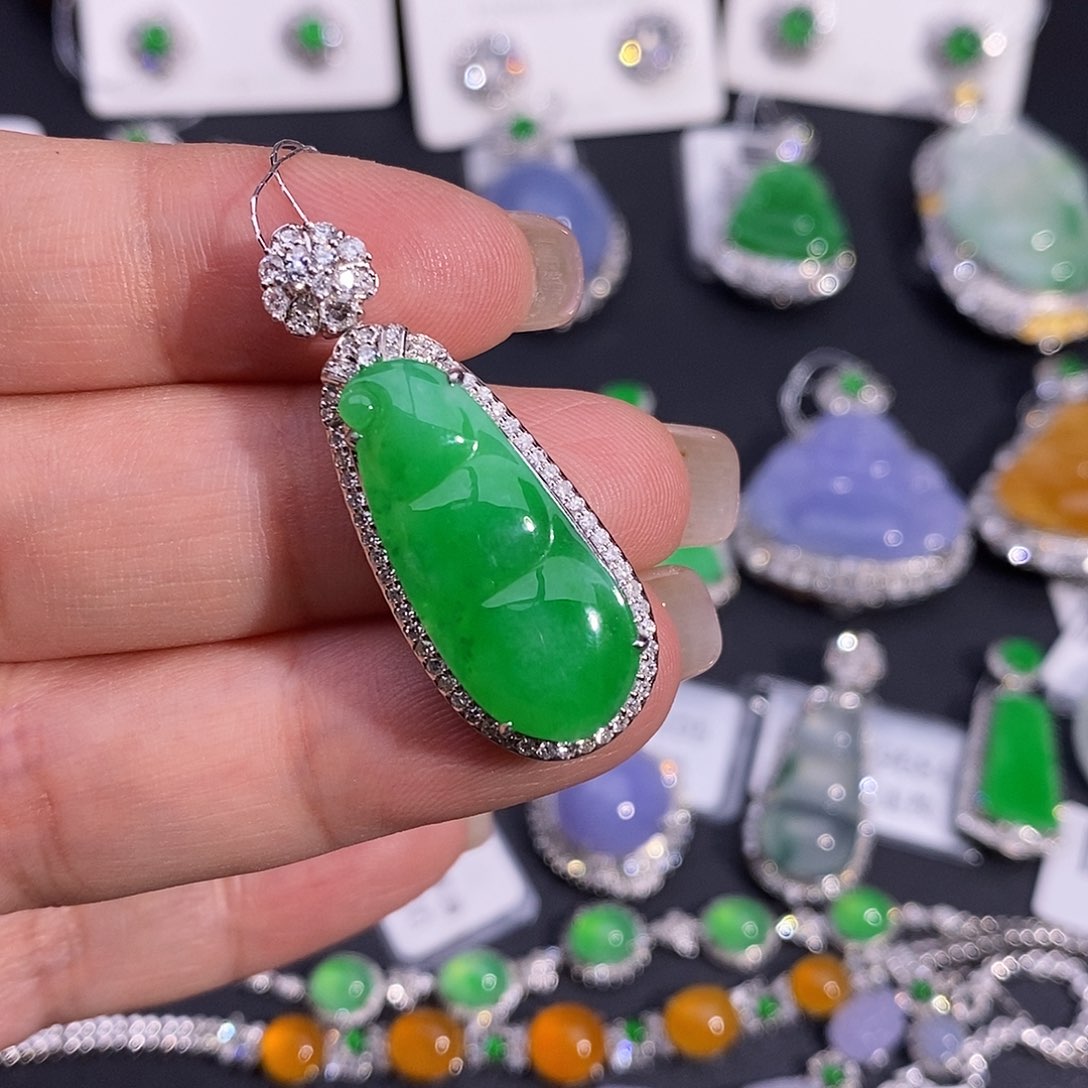 翡翠吊坠(不含链)18K金镶嵌