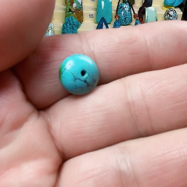 绿松石颈饰未镶嵌