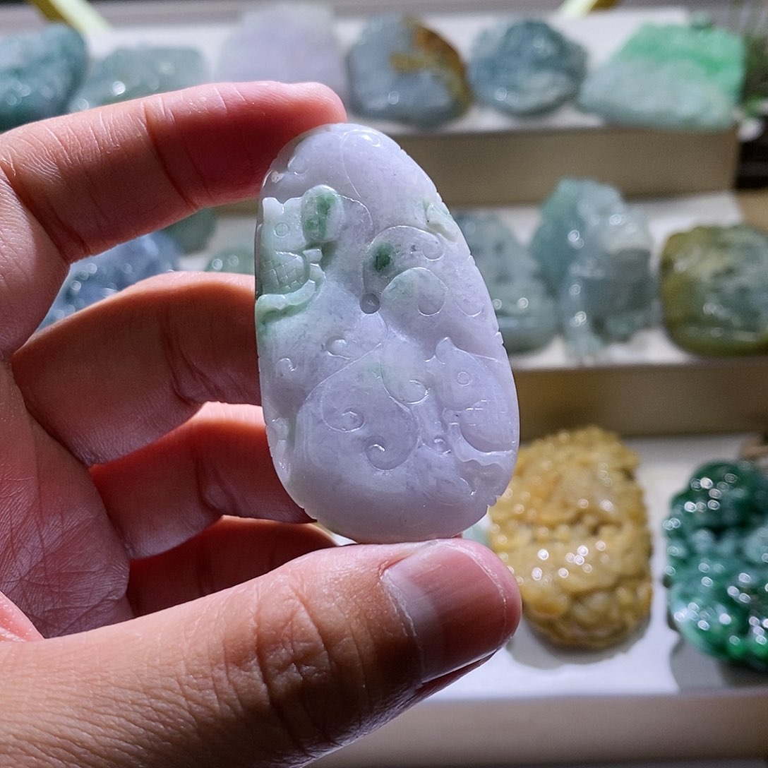 【闪购商品】翡翠颈饰未镶嵌荷叶鱼