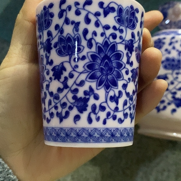 摆件陶红稀土青花缠枝莲小可乐杯