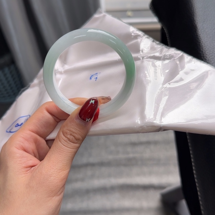 翡翠未镶嵌手镯翡翠手镯