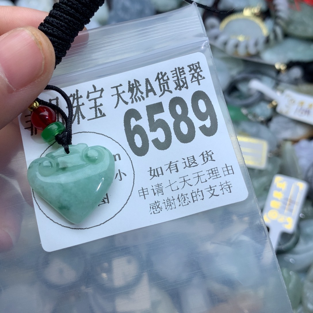 翡翠颈饰未镶嵌6589。