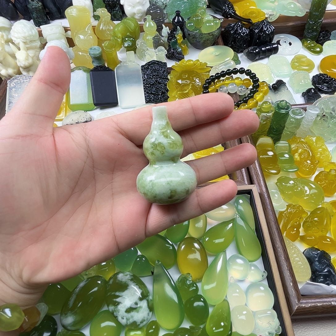 未镶嵌岫玉吊坠(不含链)