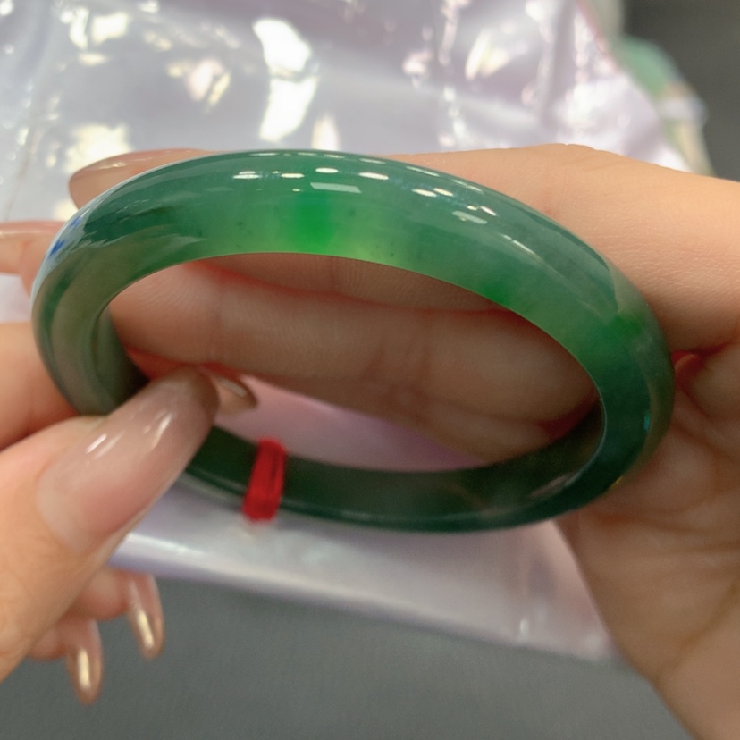 【闪购商品】翡翠手镯未镶嵌翡翠啤酒瓶绿