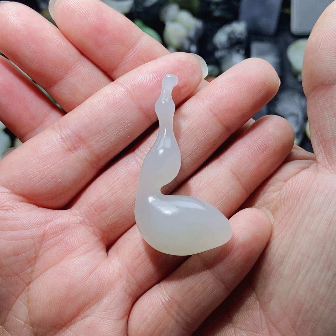 和田玉颈饰未镶嵌定制