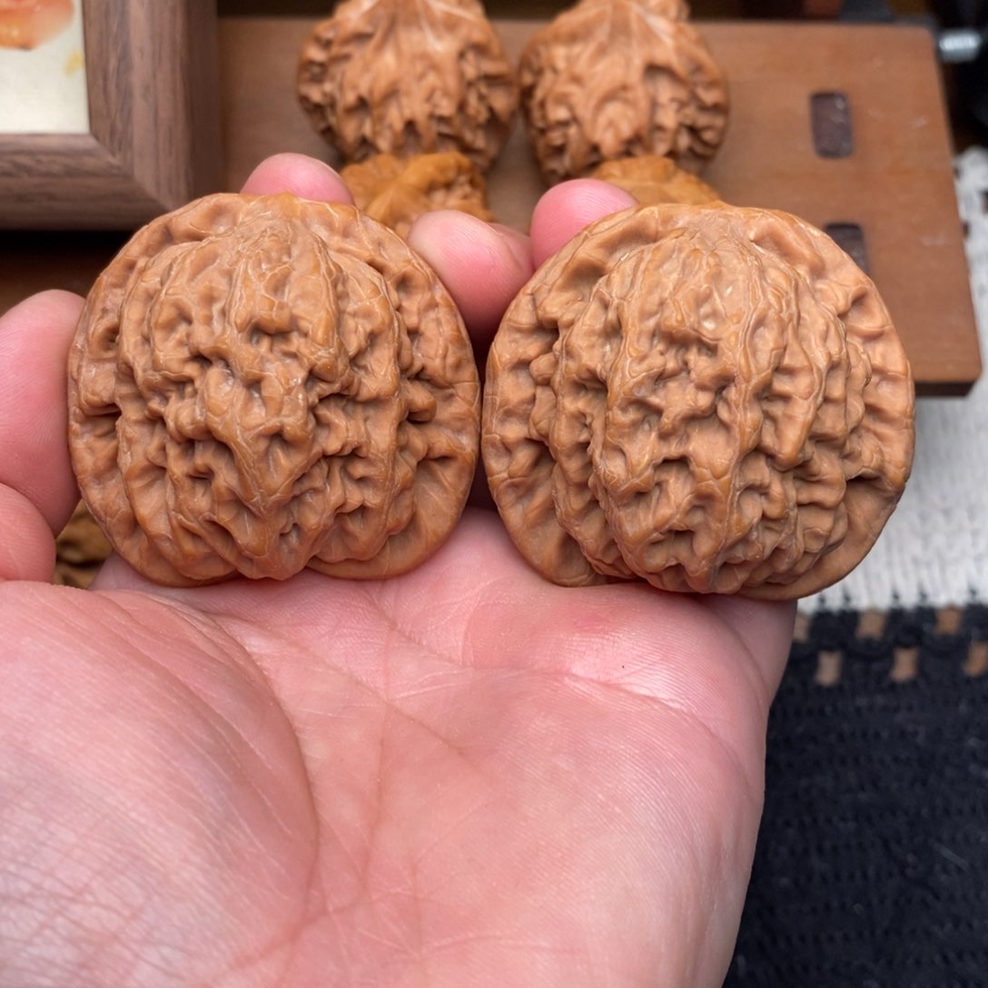 文玩核桃吊坠金公子46