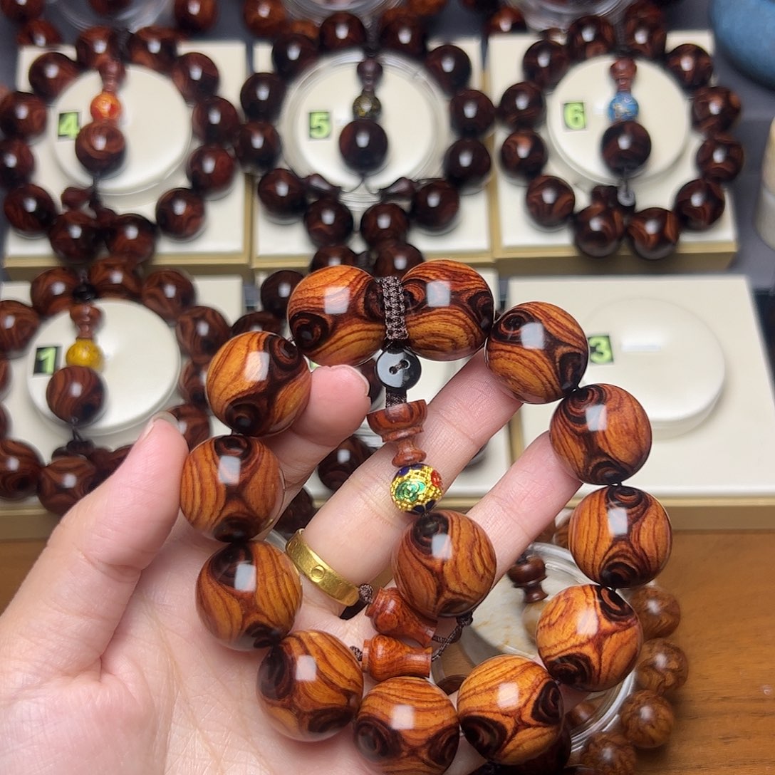 涤***生黄花梨/降香黄檀2.0