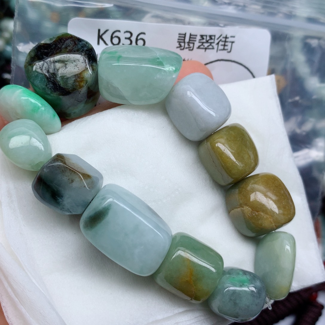 翡翠颈饰未镶嵌手串