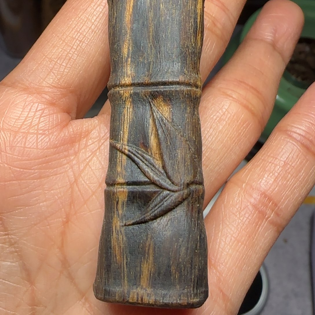 树脂制品福*乌身雕刻牌