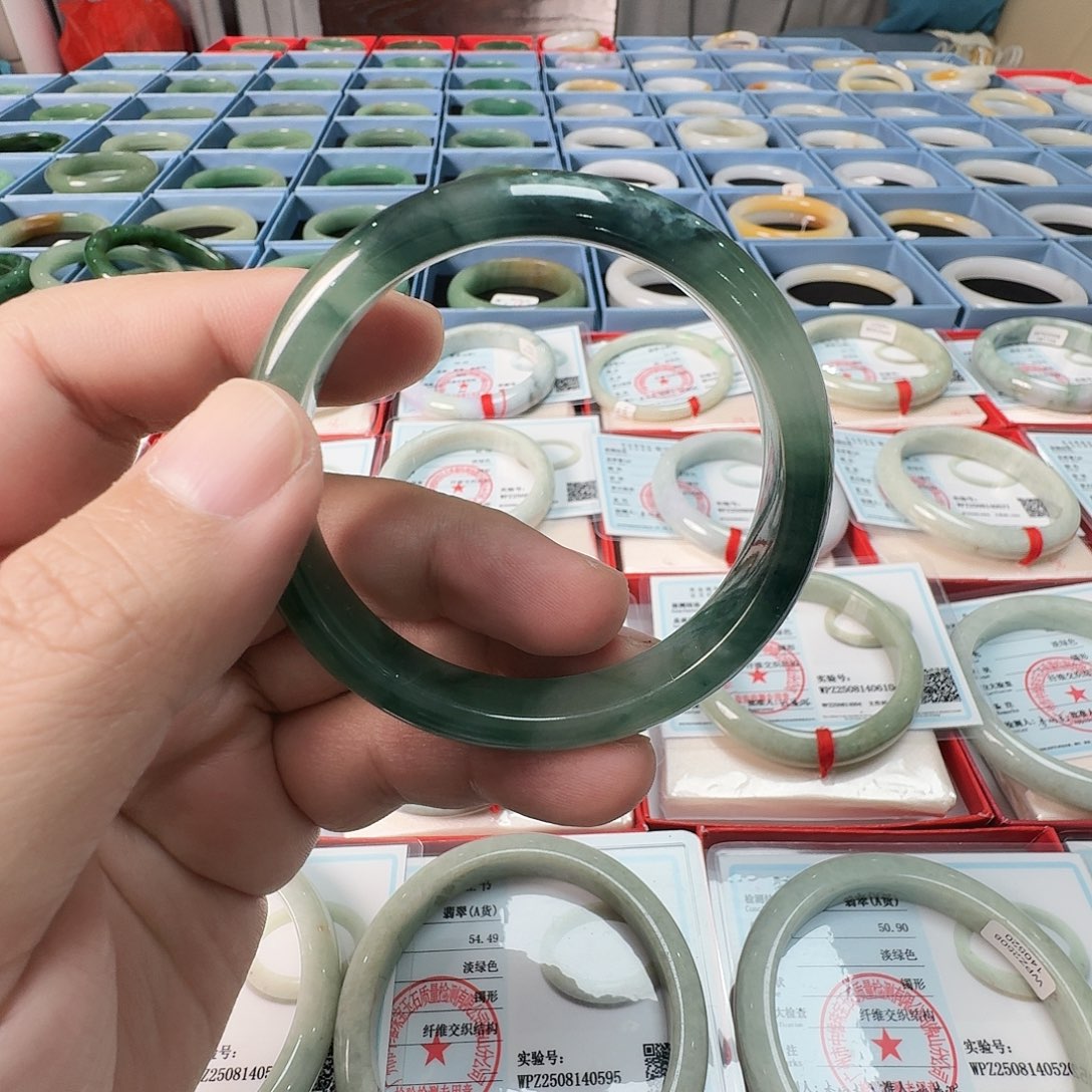 翡翠未镶嵌手镯福利
