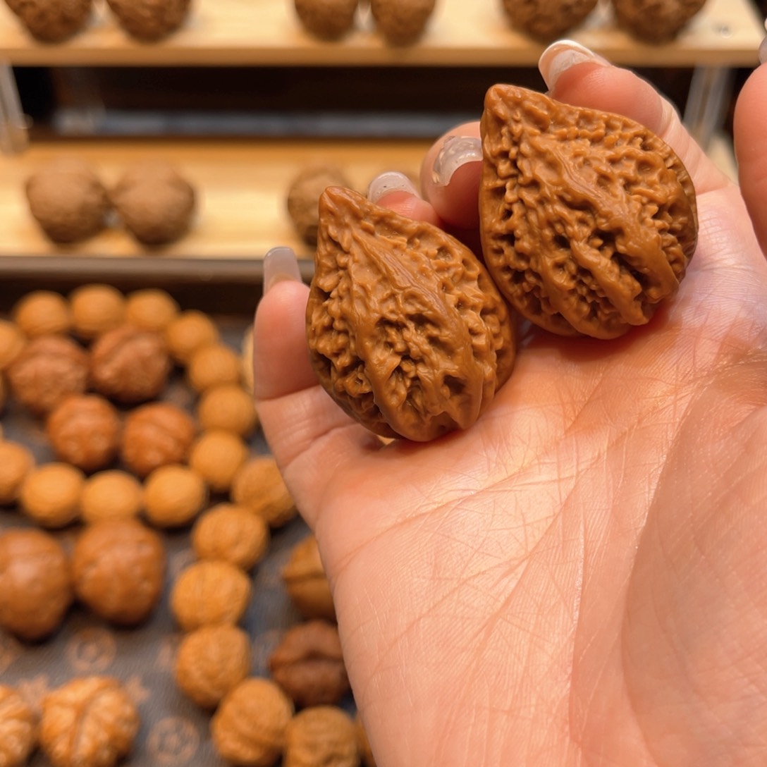 文玩核桃把件蚂蚁上树